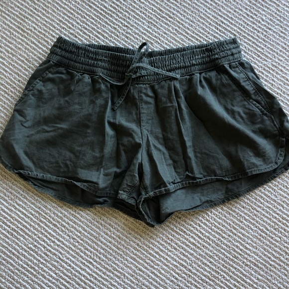 army green shorts!! - Picture 4 of 4